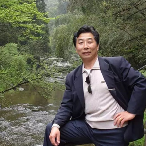 劉福興：淡煙古墨縱橫 寫(xiě)出此君半面