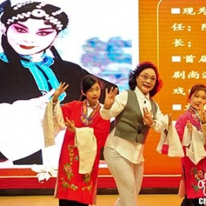 戲曲進(jìn)校園蓬勃開展 弘揚傳統(tǒng)藝術(shù)如何落到實處？ 　　