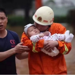 眾志成城！齊力抗洪！