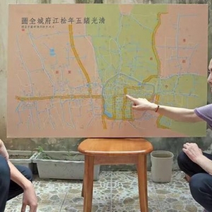 觸摸古松江的山川河流，松江一對(duì)母子繪成兩幅古松江地圖