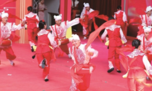 《安塞風·腰鼓情·黃土戀》專場獻演于上海大世界、中山公園 　　