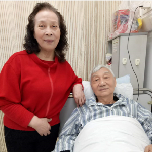 名譽(yù)副會(huì)長(zhǎng)著名畫(huà)家戴宇飛探望劉松林會(huì)長(zhǎng)
