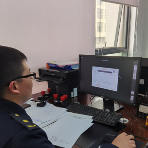 罰款“云操作”，群眾“少跑腿”松江區城管經開區中隊開出首張線上繳納單