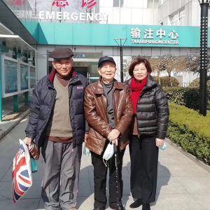 常務副秘書長徐翠華驅車赴南通探望劉松林會長拜早年